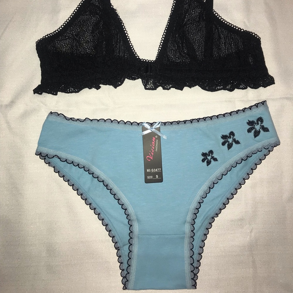 Getting rid of my small underwear and bras…I’m pregnant and don’t fit 🥺
